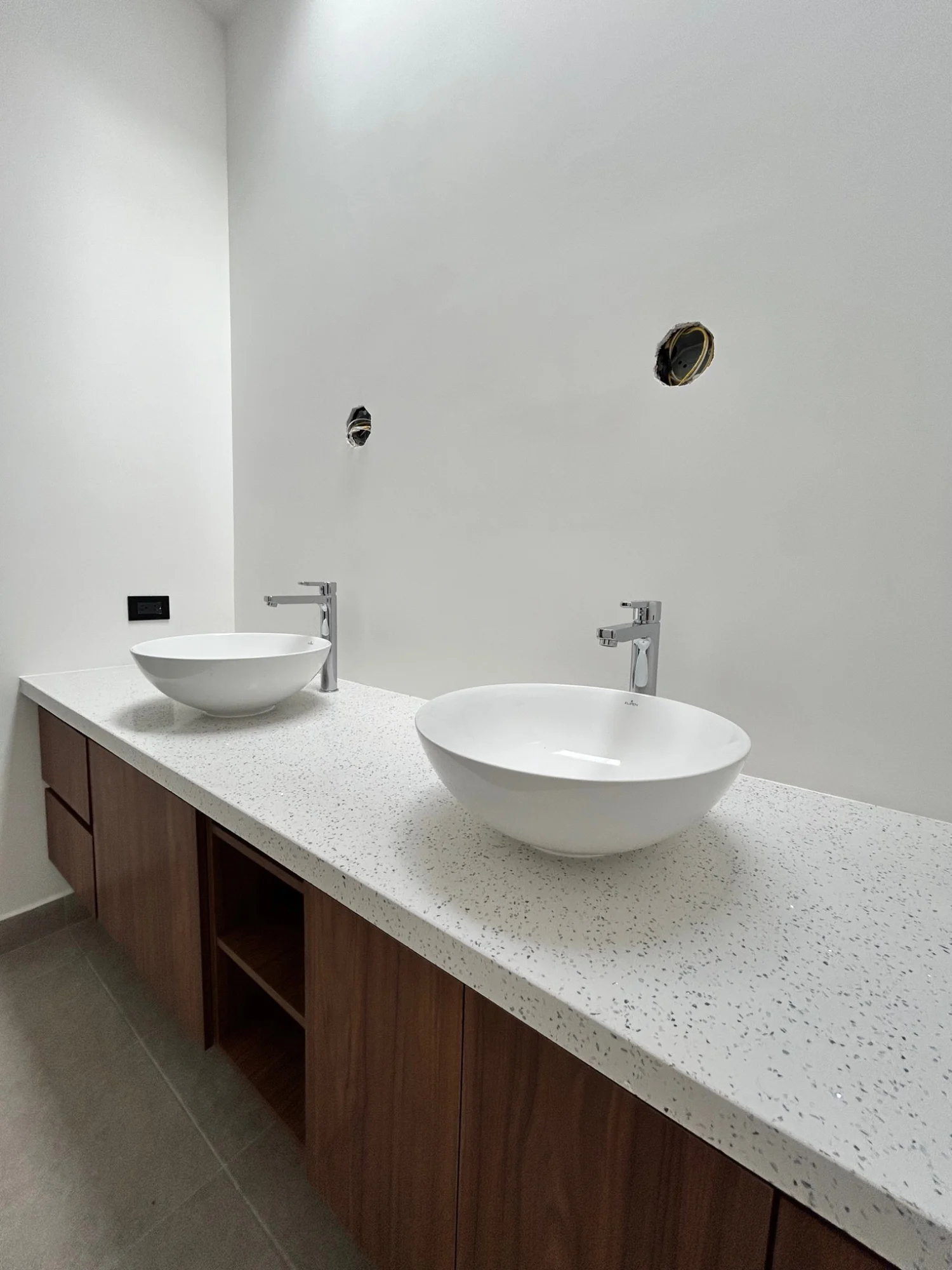 Mueble de baño con doble lavamanos